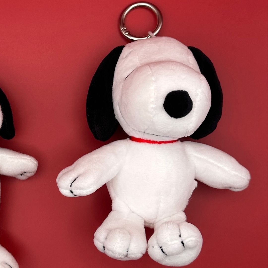 Snoopy  Clip  s: Small  Style Or Medium - snoopy rar peanuts vintage keychain vintage charms for bag nostalgia vintage keychains y2k collectible - Bag Crap