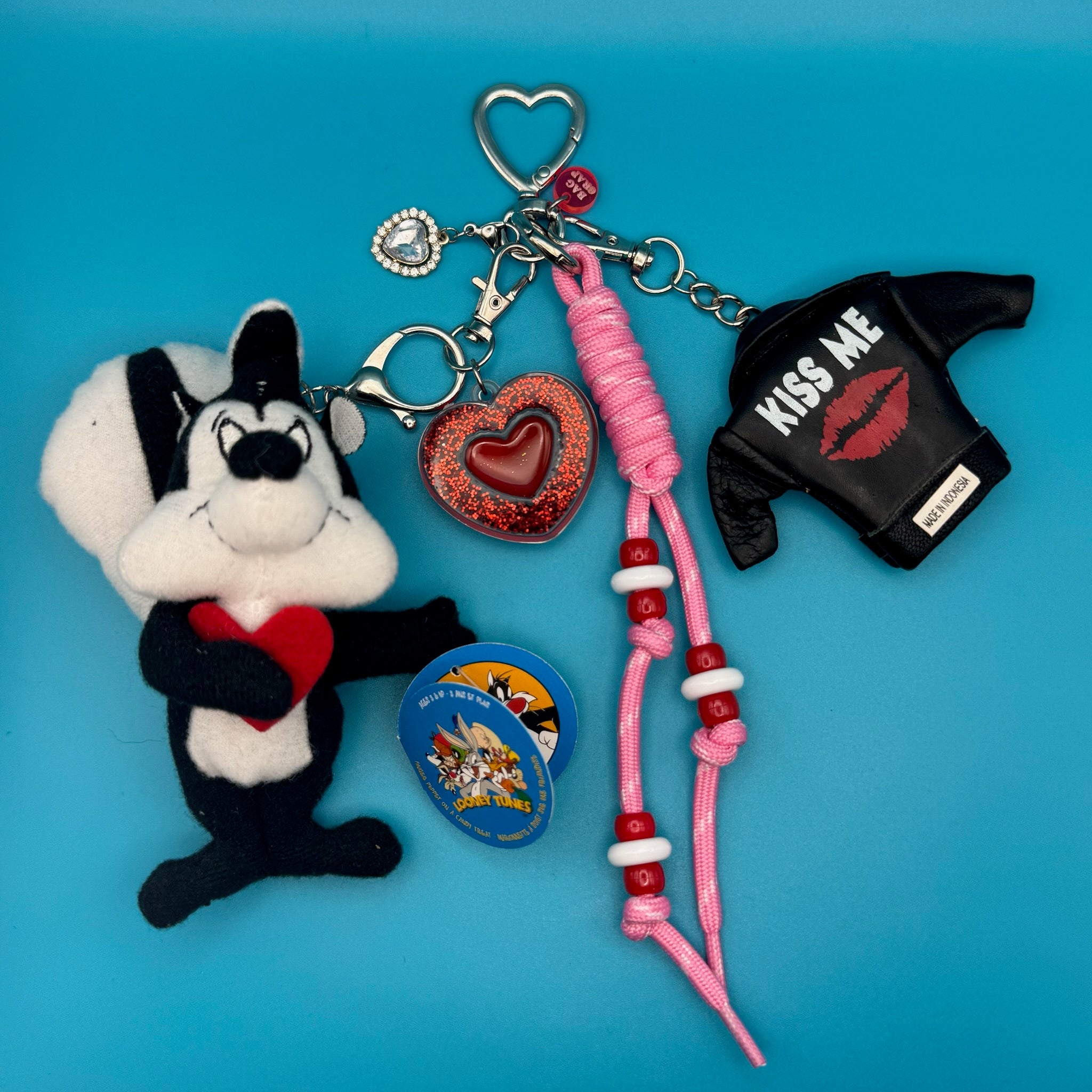 One-of-One  Pepé Le Pew Plush    Pack -  vintage keychain vintage charms for bag nostalgia vintage keychains y2k collectible - Bag Crap