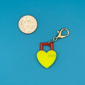 Plastic Heart Trinket  s -  vintage keychain vintage charms for bag nostalgia vintage keychains y2k collectible - Bag Crap