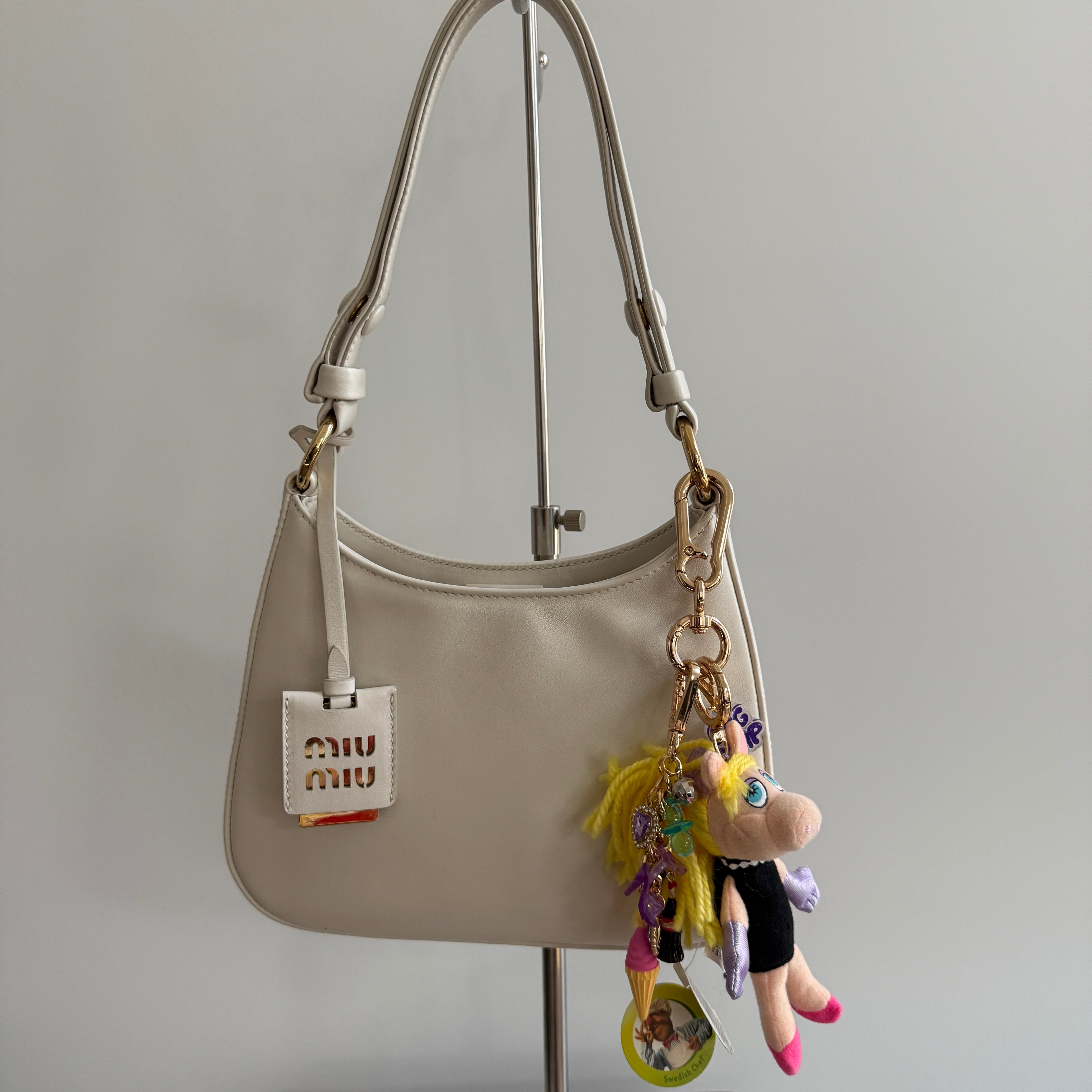 One-of-One     Pack— Miss Piggy Muppets - vintage bag charm packs nostalgia vintage y2k vintage keychain vintage charms for bag nostalgia vintage keychains y2k collectible - Bag Crap