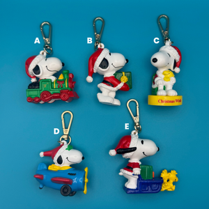 Christmas Snoopy Gold  s - snoopy rar peanuts vintage keychain vintage charms for bag nostalgia vintage keychains y2k collectible - Bag Crap
