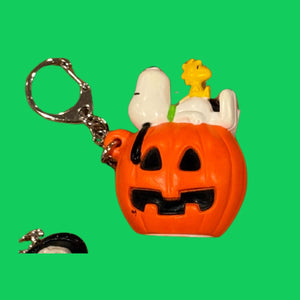 Spooky Halloween s &  s - snoopy rar peanuts vintage keychain vintage charms for bag nostalgia vintage keychains y2k collectible - Bag Crap