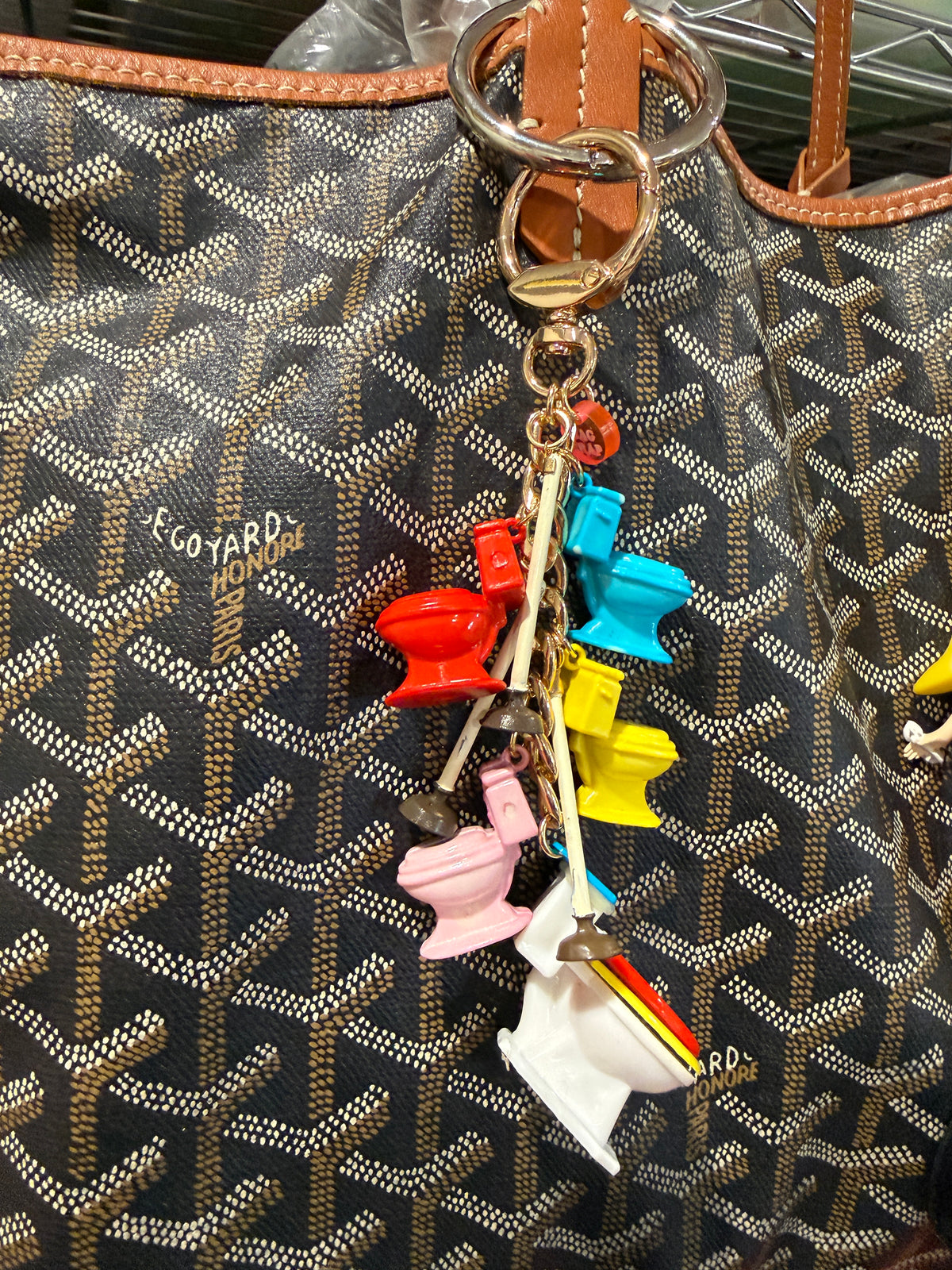 VTG Mini Toilet & Plunger Gold   Chain - vintage bag charm chains silver nostalgia vintage y2k vintage keychain vintage charms for bag nostalgia vintage keychains y2k collectible - Bag Crap