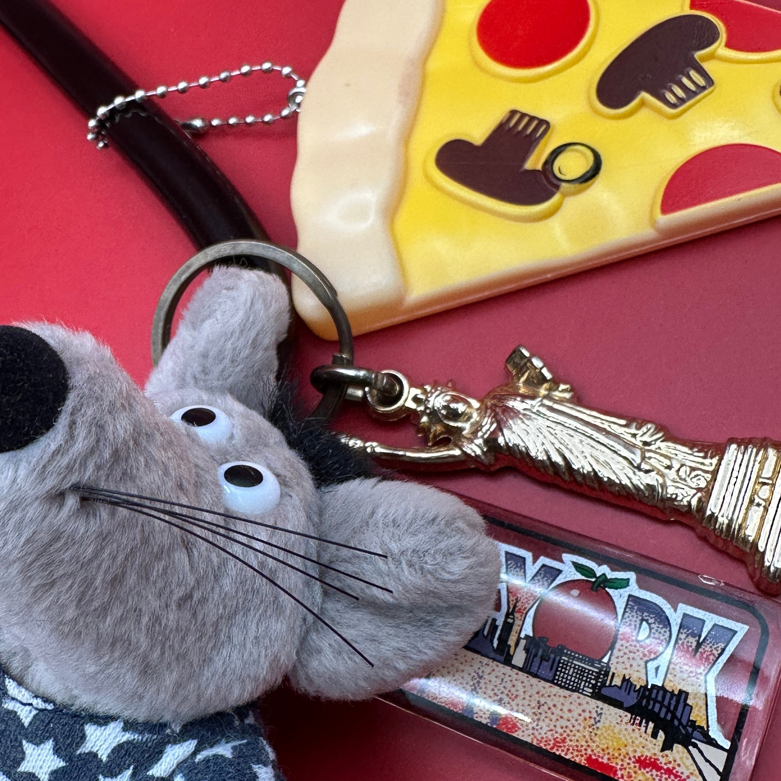 Limited Edition XL New York City    &  Pack -  vintage keychain vintage charms for bag nostalgia vintage keychains y2k collectible - Bag Crap