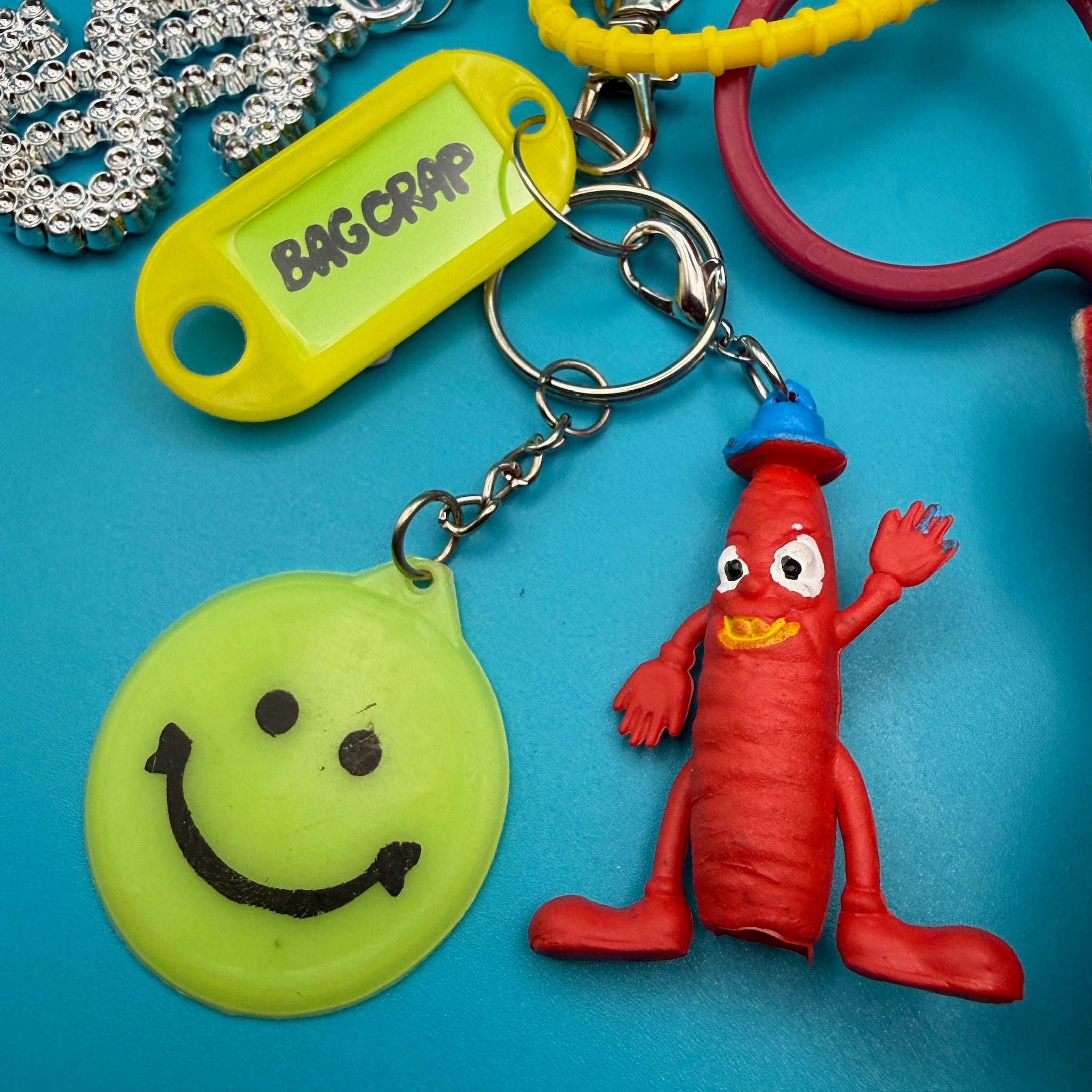 1:1      Pack — Red Teletubbie, Smiley Face -  vintage keychain vintage charms for bag nostalgia vintage keychains y2k collectible - Bag Crap