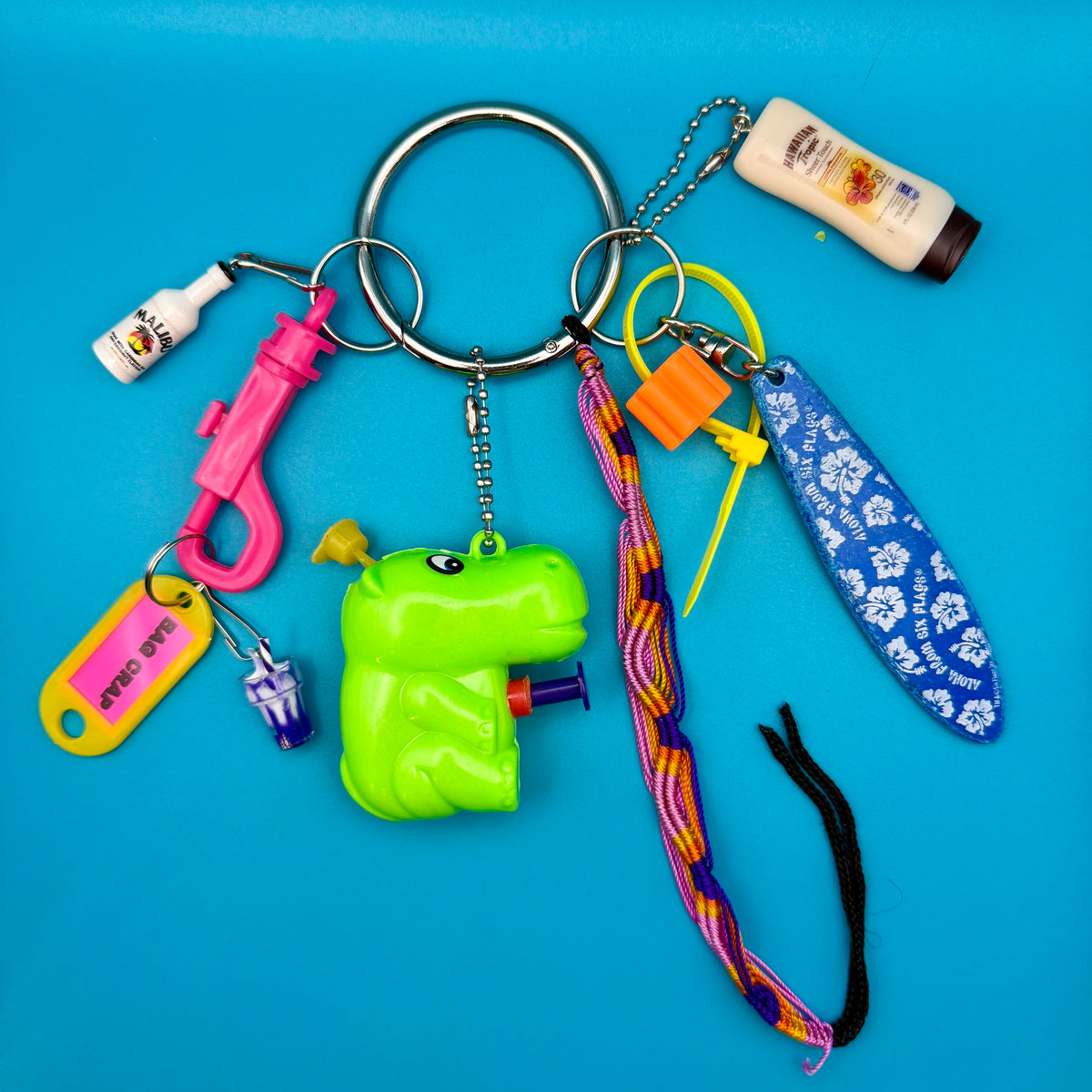 Green Hippo Squirt Gun Y2k    &  Pack -  vintage keychain vintage charms for bag nostalgia vintage keychains y2k collectible - Bag Crap
