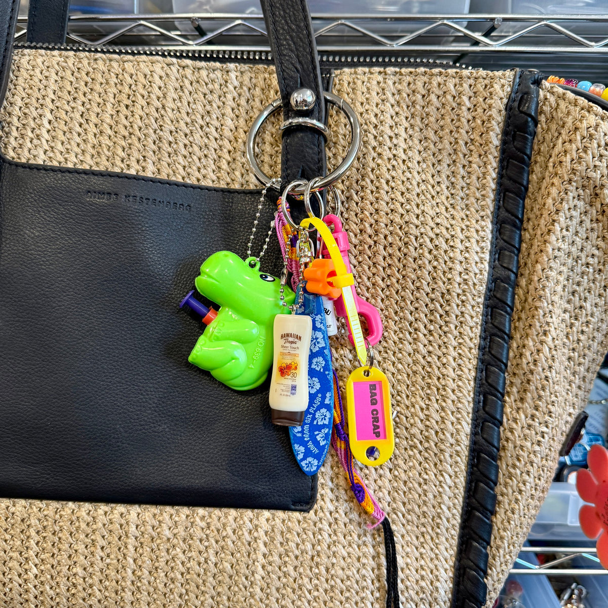 Green Hippo Squirt Gun Y2k    &  Pack -  vintage keychain vintage charms for bag nostalgia vintage keychains y2k collectible - Bag Crap