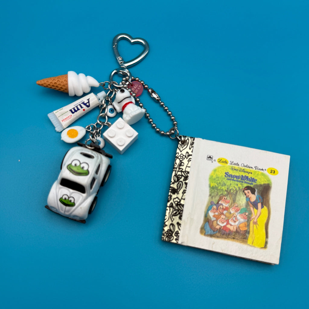 1:1 Vintage Snow White Golden Book Keychain Bag Charm Pack