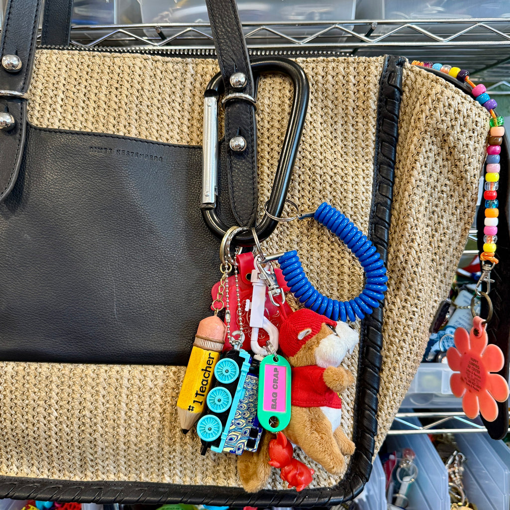 Xl Black Carabiner Bu-cees Beaver Vintage Bag Charm & Keychain Pack