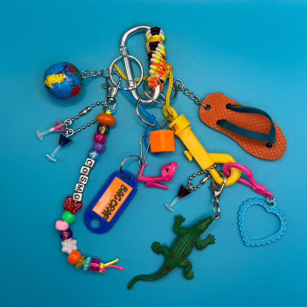 BAG CRAP x COSMOPOLITAN MAGAZINE: Vintage Keychain & Bag Charm Alien Pack