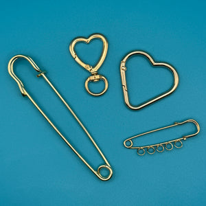 4 Piece Gold   Clip & Pin Set - clips carabiners charms keychains bag designer vintage keychain vintage charms for bag nostalgia vintage keychains y2k collectible - Bag Crap