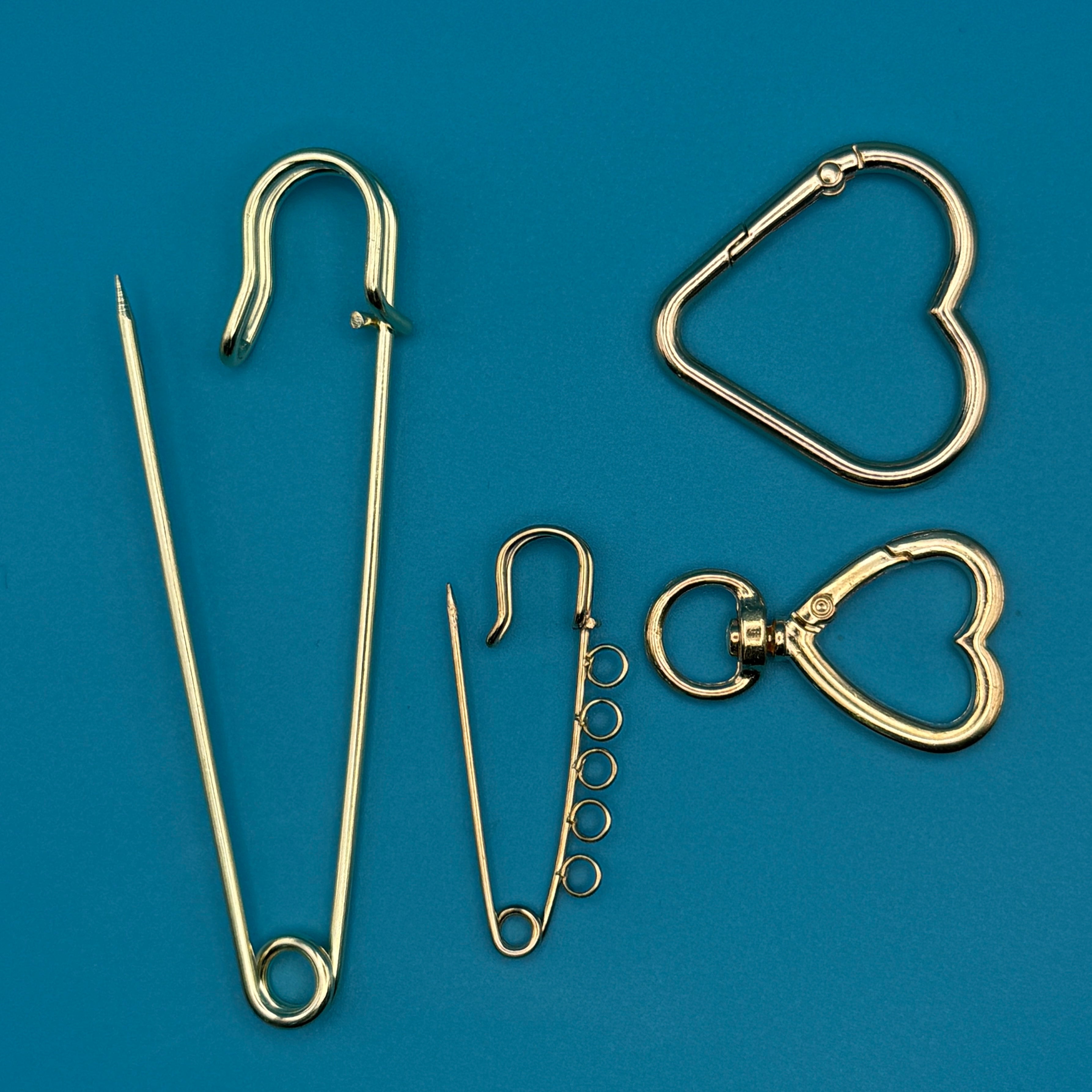 4 Piece Gold   Clip & Pin Set - clips carabiners charms keychains bag designer vintage keychain vintage charms for bag nostalgia vintage keychains y2k collectible - Bag Crap