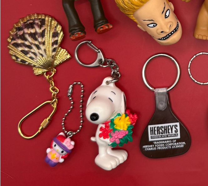 1970s-   s &  s: Drop 55 - snoopy rar peanuts vintage keychain vintage charms for bag nostalgia vintage keychains y2k collectible - Bag Crap